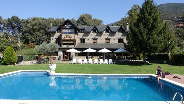 1306A1A0-B3E0-4CBC-80E0-4DC9C1302323