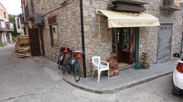 69AB1562-EFE0-446D-8140-60F881FFB322