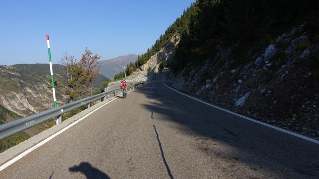 7E16FB0C-A8B6-4283-B9D2-F314ED801759