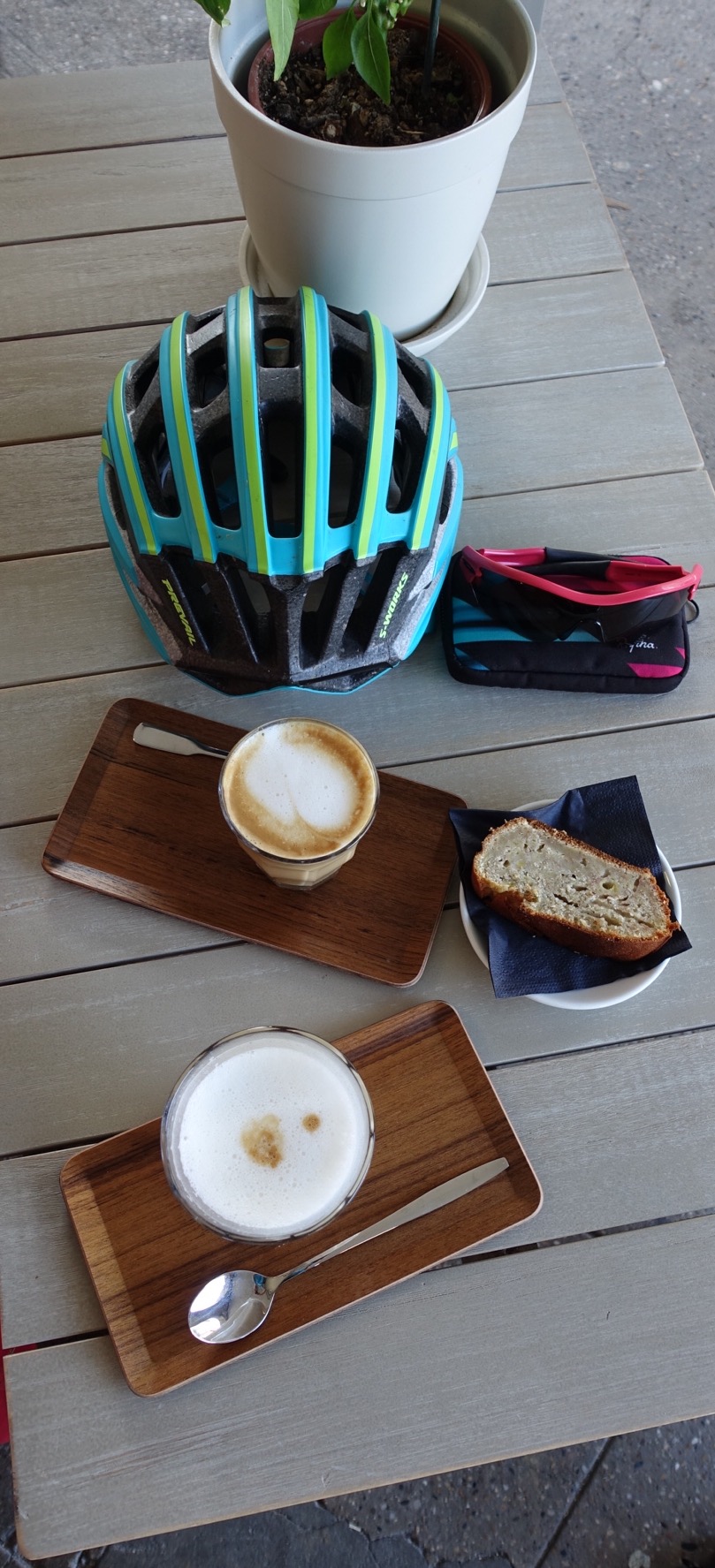 805804F7-9E33-4028-A337-9F7D9E66D115