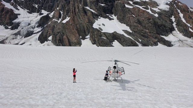 3EF4DDED-8C3D-495A-9E18-BF24CF1DB89A