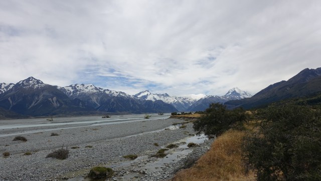 4B646A25-5D4B-4AC3-B2C7-86872257C071