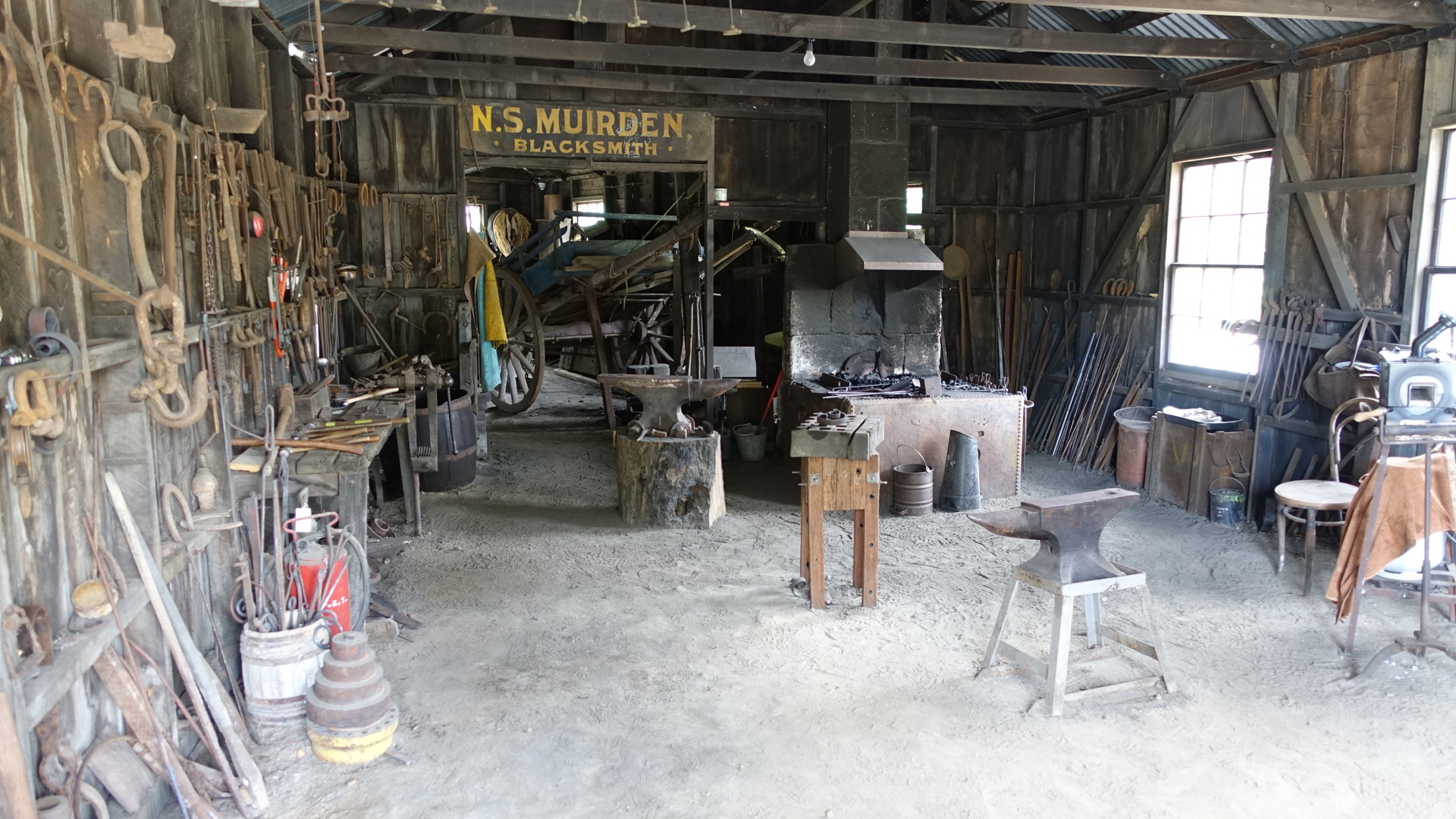 D18899F5-53AF-4B67-ABDE-2CFD77AE722C