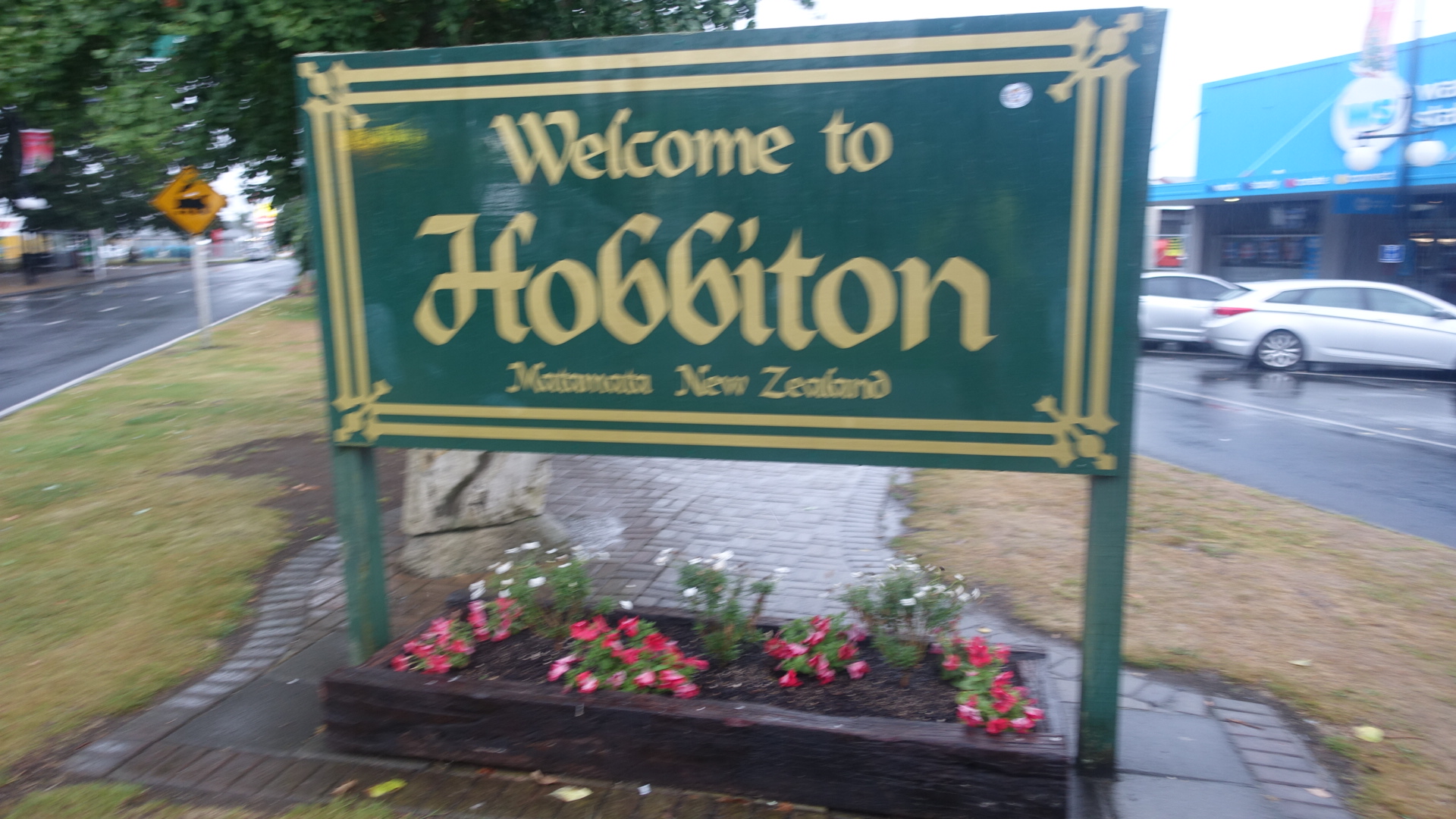 AFB33B93-A7DD-425A-9A87-8E83E6C51889