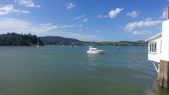 98DB80E9-F89F-4C13-8719-24195AD5D333