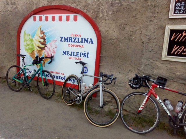 04767F22-4A66-4F39-A879-6DAA70A7D8E4