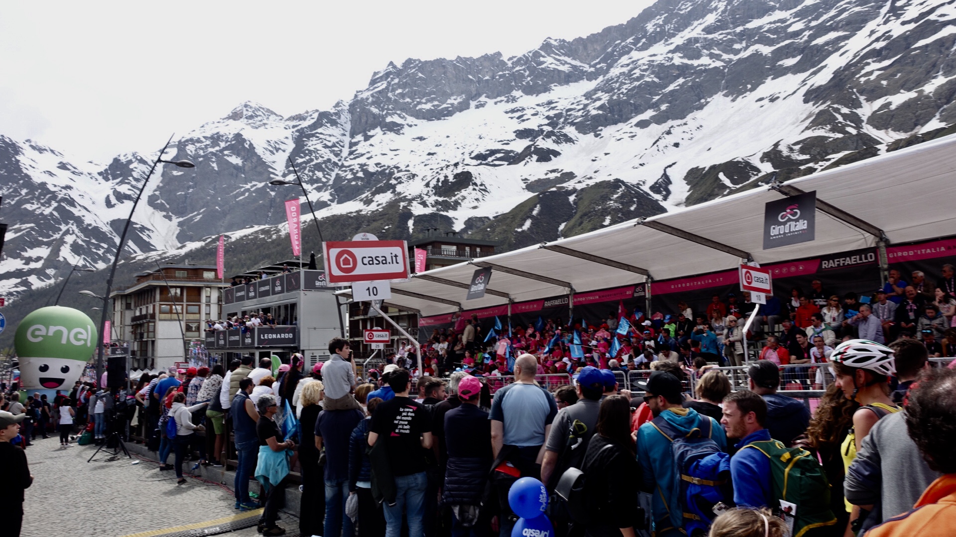 2483294F-B3AA-41DD-B8A9-D2787C98E9EA