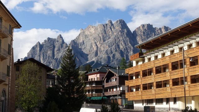 353F77FE-DB2F-4923-AE61-2FDBBC8E4145