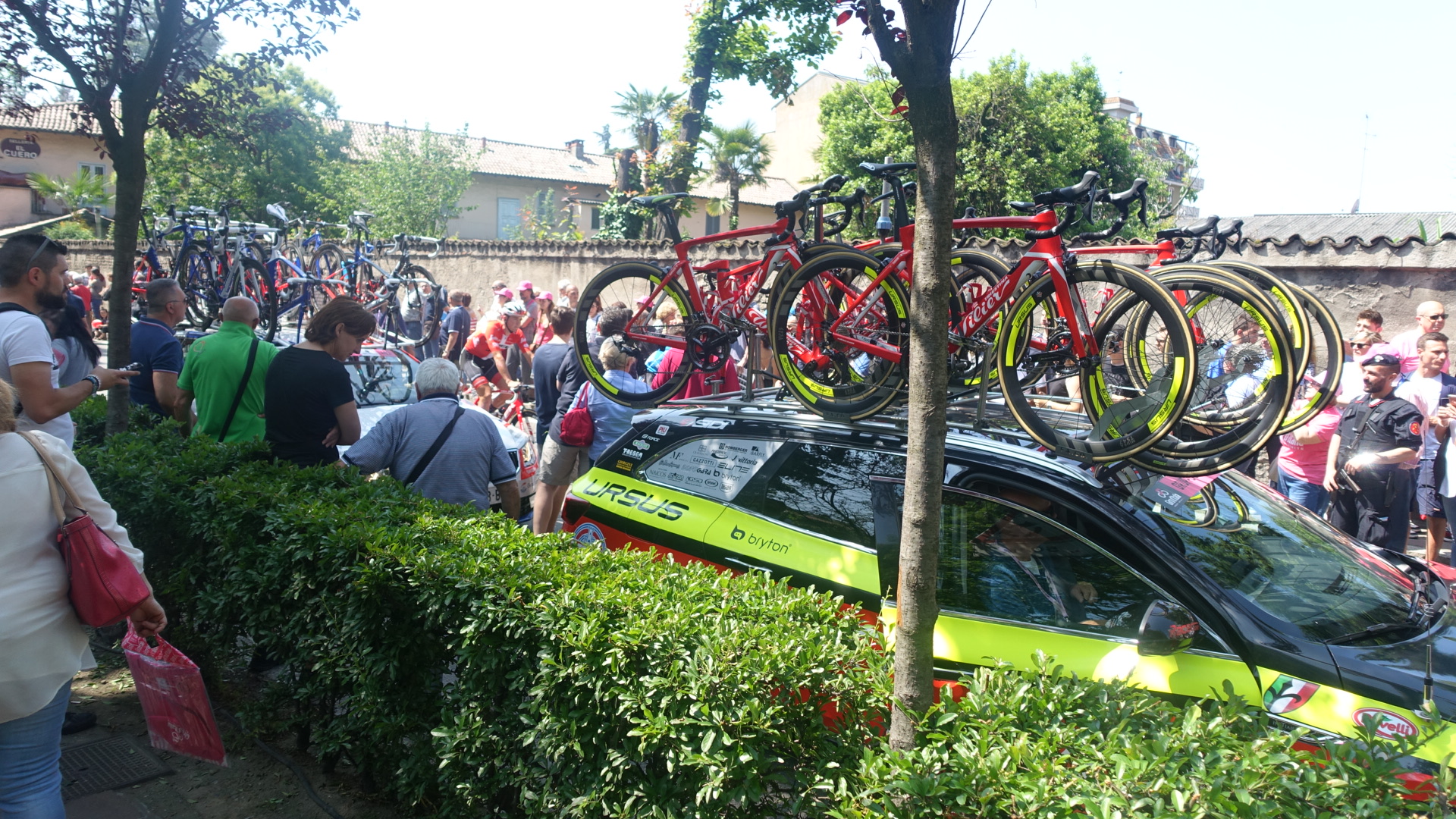 3C2933E1-9034-4FCB-954A-E860AA4F09E0