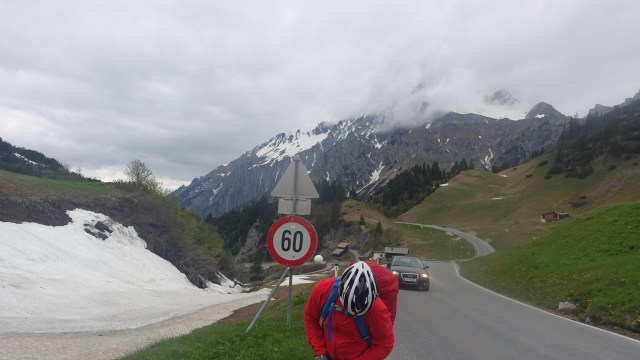 47044999-5E27-4BC8-8ECF-89B592D598C1