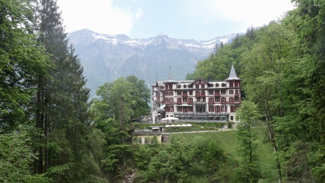 647ED8E8-44B8-48FE-AD0E-5B4530D54CE7