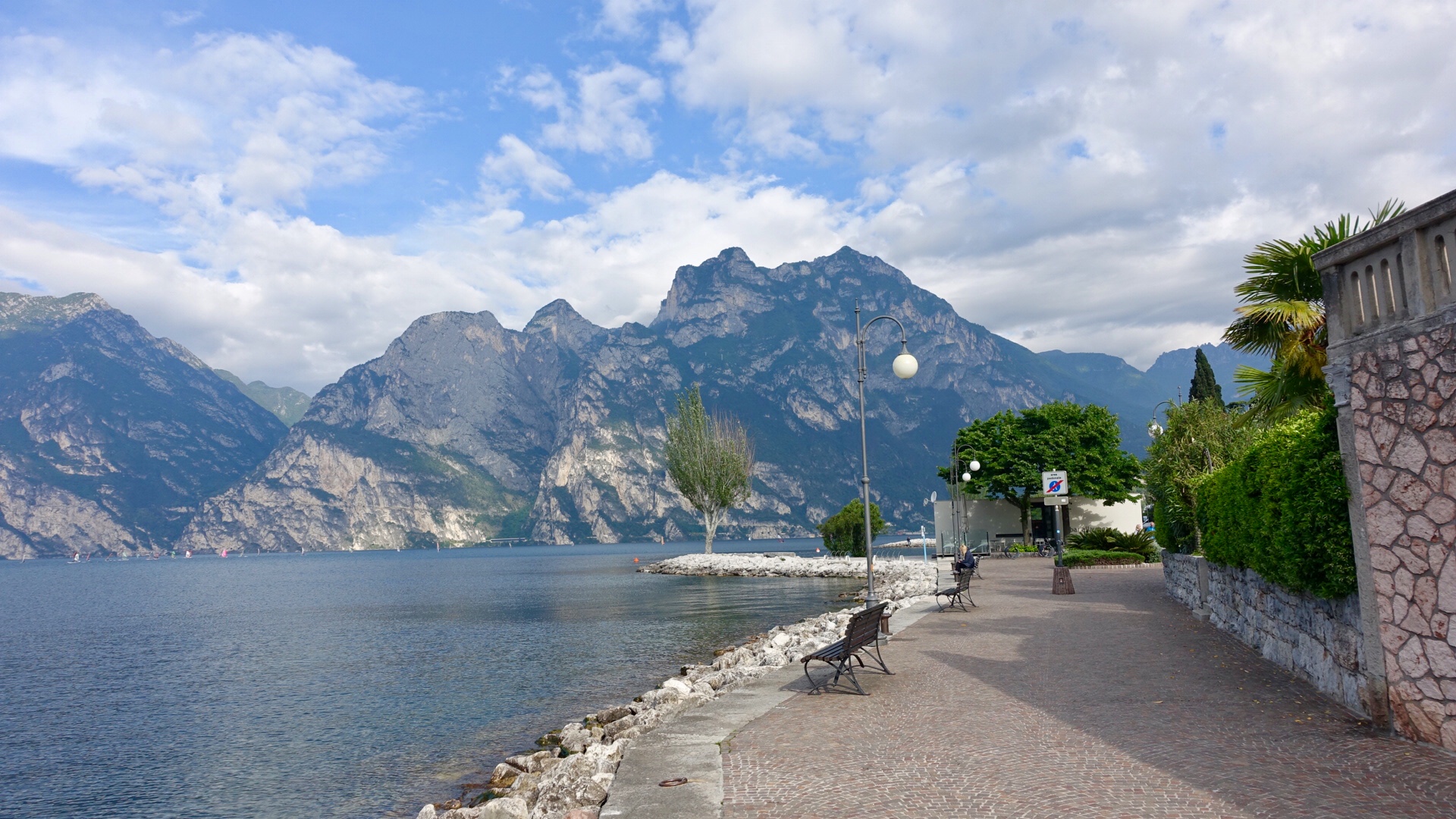 6886A752-661D-4FBC-BEE2-861272D67069