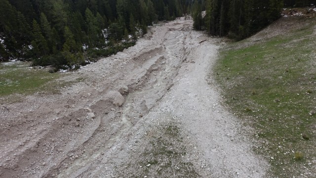 698ED743-0AFC-476C-854B-8707159001F4