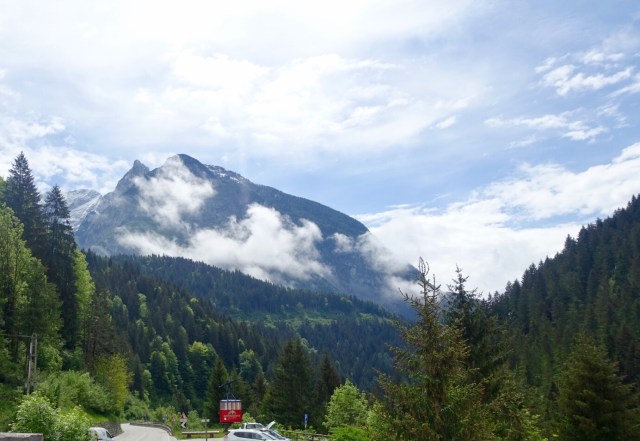 6C8BCC9F-7595-455B-B9C7-1E9A04C84173