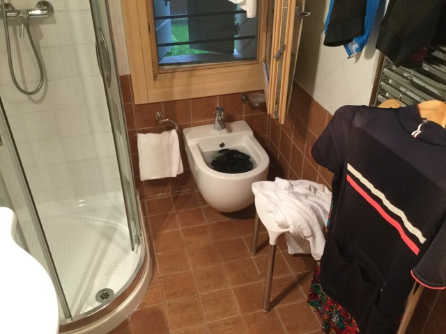 6E36A7D6-EA3E-44CC-A72D-998082E9F6DD