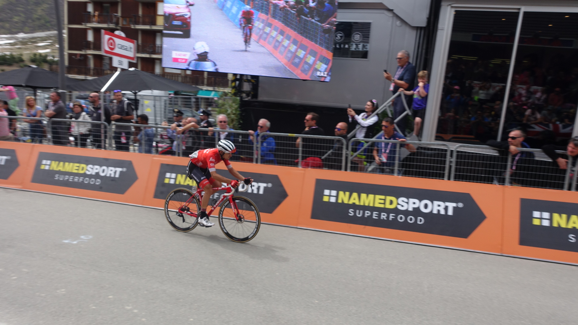 6F284FDA-E9EE-4E42-ABE6-3E5FE75455F6