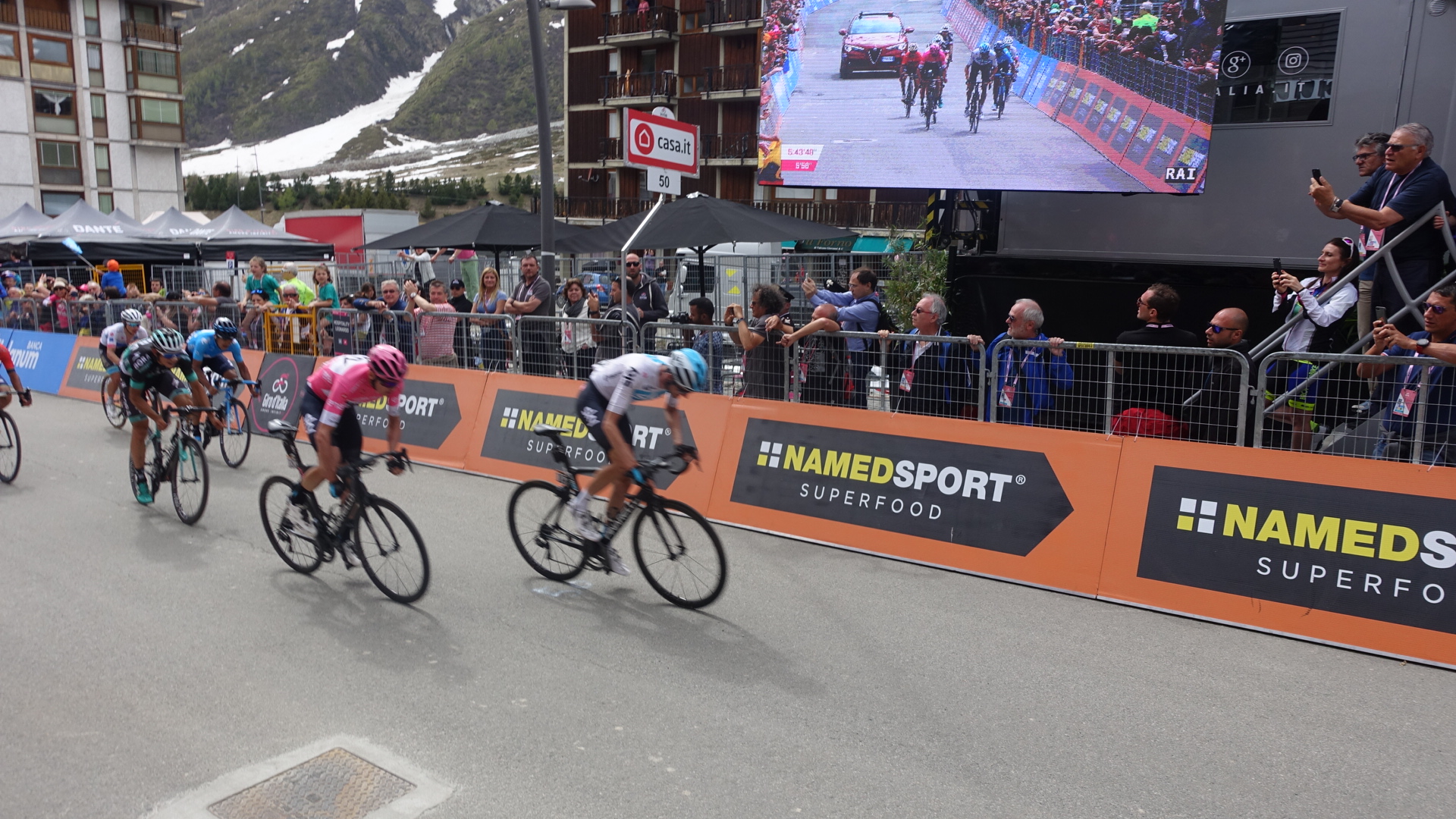 713F66D1-05CB-40E3-B6EE-45A2D66C84B5