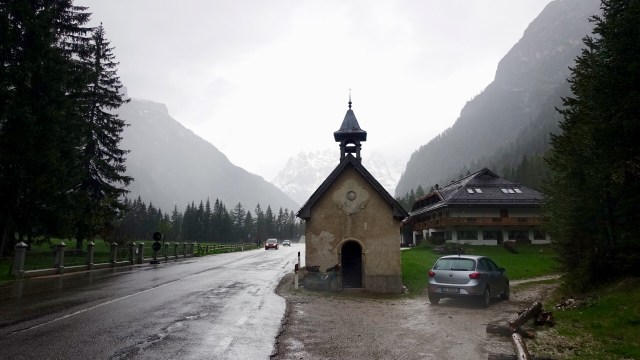 93CAA34E-1104-4D3D-B9B7-AB385E9CFFD7