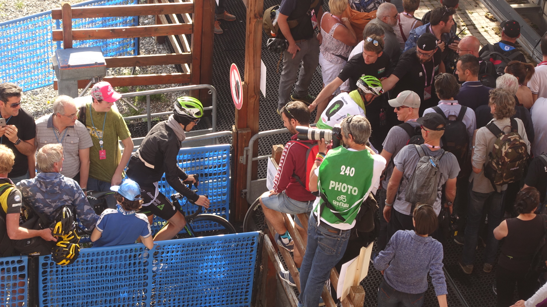 AD8E8127-4689-4DA2-B4D5-1ECE1C67B2BA