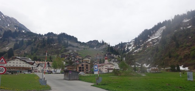 BB79D4BD-2DC9-45F1-9447-1A9B76AB4DA0