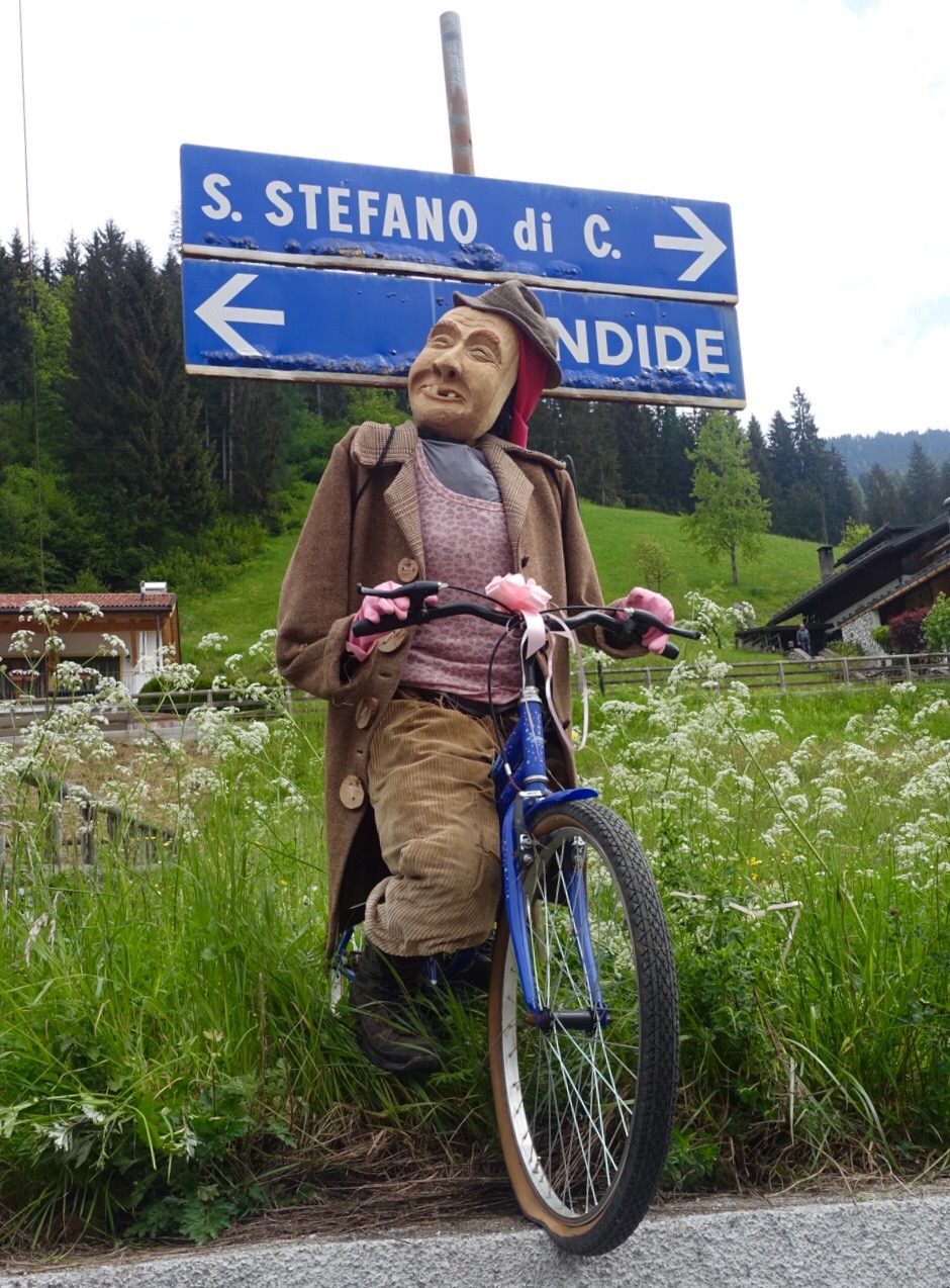 BCBA5836-6DD1-455D-BEF2-D7C579555E67