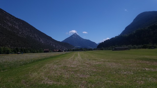 BDFAB681-860C-48E6-BF65-F45B85E43ABD