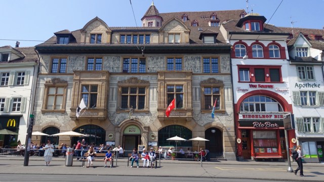 C182EB70-E23B-4B9F-8E1C-4BA2A9979BF8