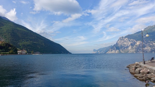 CAE5A179-7BE9-4A4F-B211-4CA82639991D