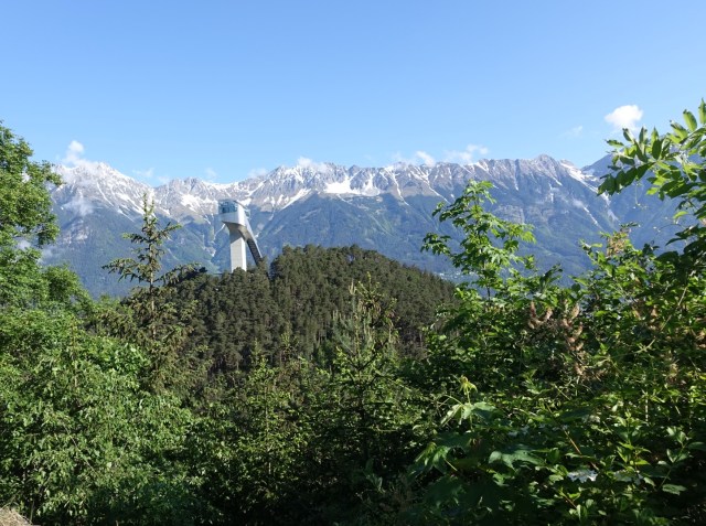 DABAF599-212F-4880-AAD5-FCA2E8ECCF12