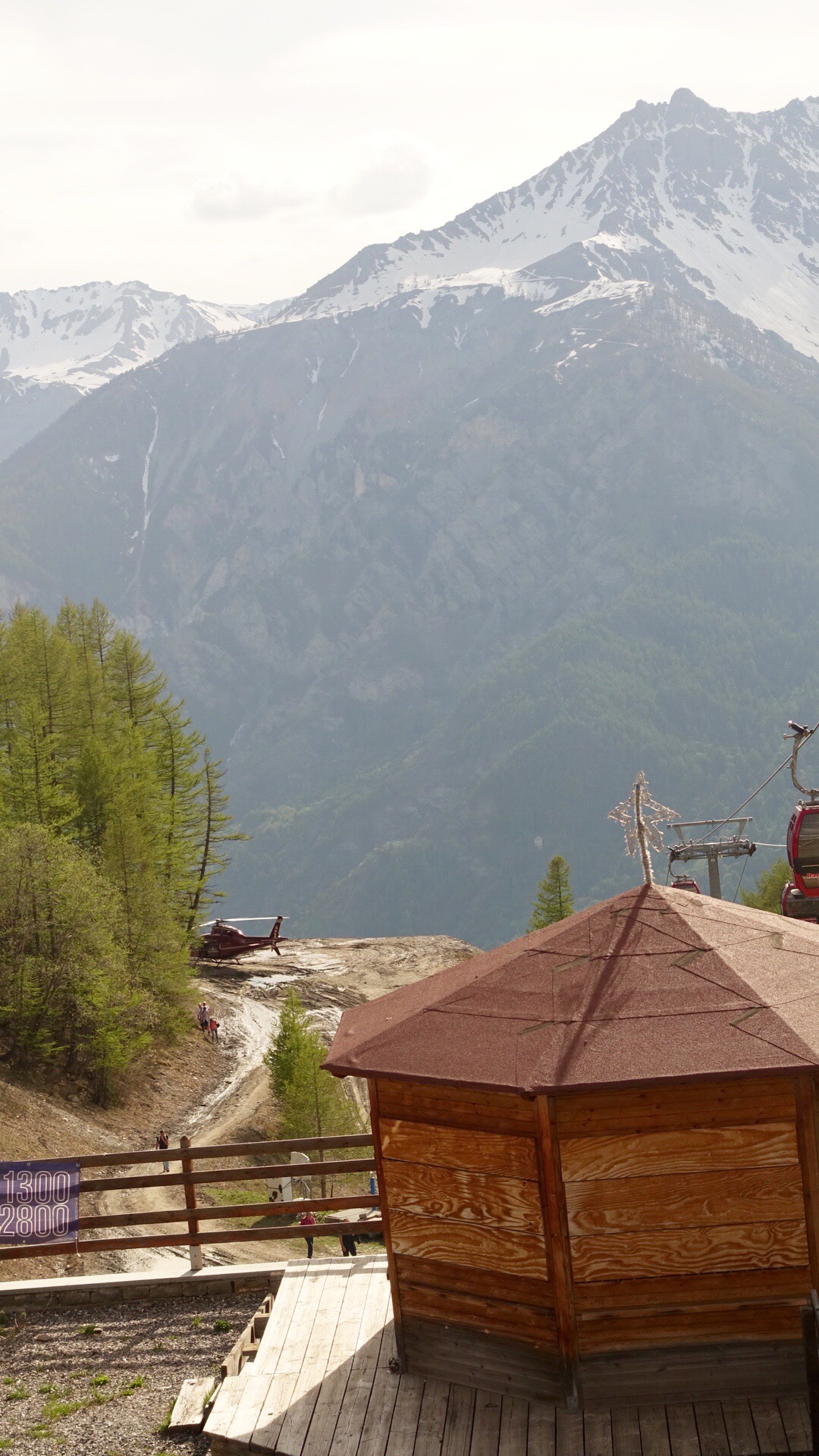 E729B916-AA0F-4EB3-8936-7ADC2E41A32F