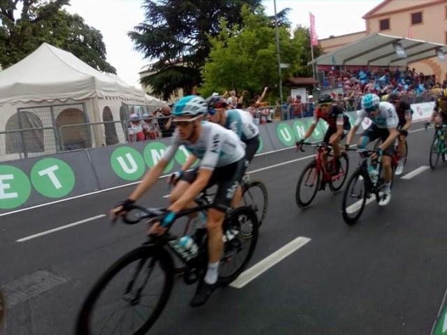 F32A8D9E-B645-4164-BFD7-DFF3AAA219ED