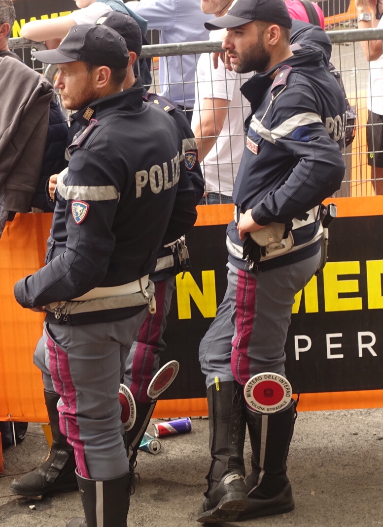 FBBDEB20-1340-4835-9CF0-284ABF07BEC5