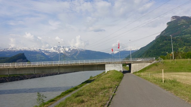 FEE23D17-D984-437B-9702-1FD816B5E392