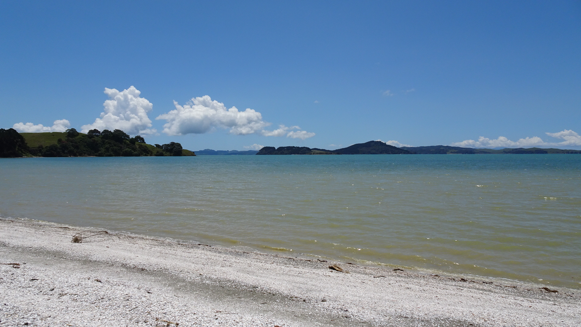 1D4BECA1-408F-4A34-BDA0-9C0A082A88AF