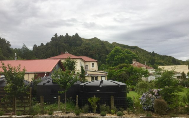 7F89A00C-0214-40A6-BC45-EF55806C221F