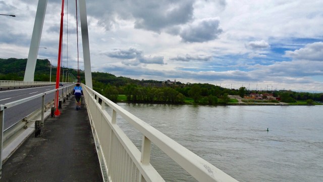 02D93FEE-F6B4-41F4-8243-425E6790453A