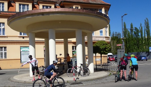 0988ED10-B1FA-4834-B3C8-D802D082E714