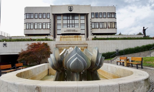 0A6DFD0C-F3A2-4CF0-AA83-429307685170