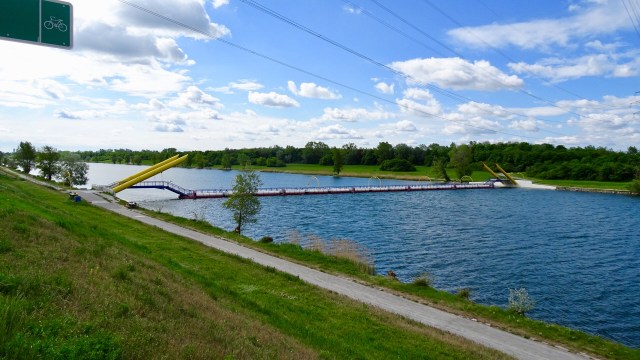 14FD7AB0-1642-422D-988F-70CE4FBE9B68