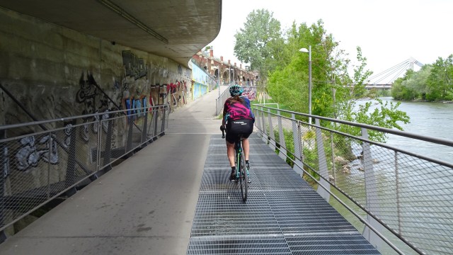 8CAE2E0E-53EC-4220-9F28-4FA06E6BB751