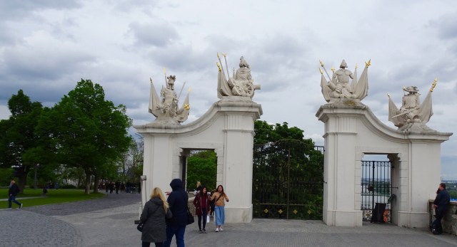 9EAE0474-BD6C-4B3B-B489-D56094E24437