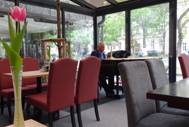 A1B3054D-C7AC-4696-AAA6-636327C325BE