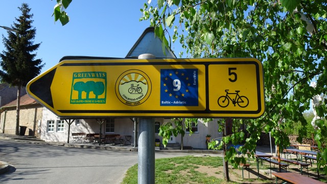 B4780A54-70D7-47C8-A1C2-5B3AA410BC91