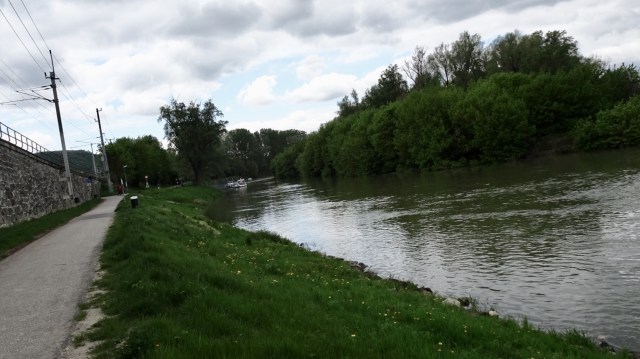 BDB9C26C-017C-4544-A0C3-AB9865A2780D