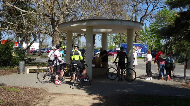 DE491810-1701-4759-92D9-4B6B34FF151A