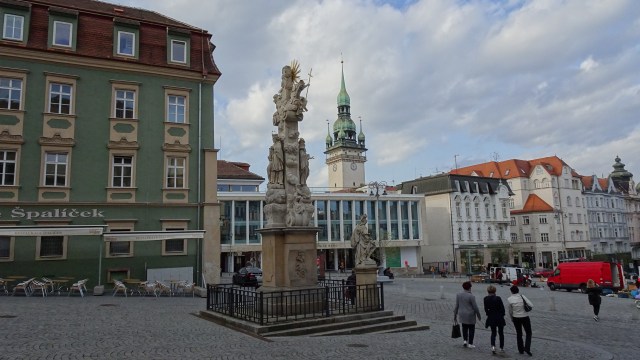 E27F9925-2B01-40B9-B557-D22384B04465