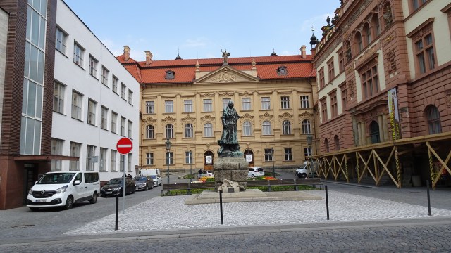 FD361E60-3BA0-45F6-A94B-B6AB6A4267DA