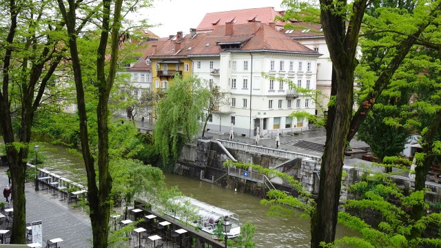 047BF20A-7159-475E-9D0E-833D05055A1E