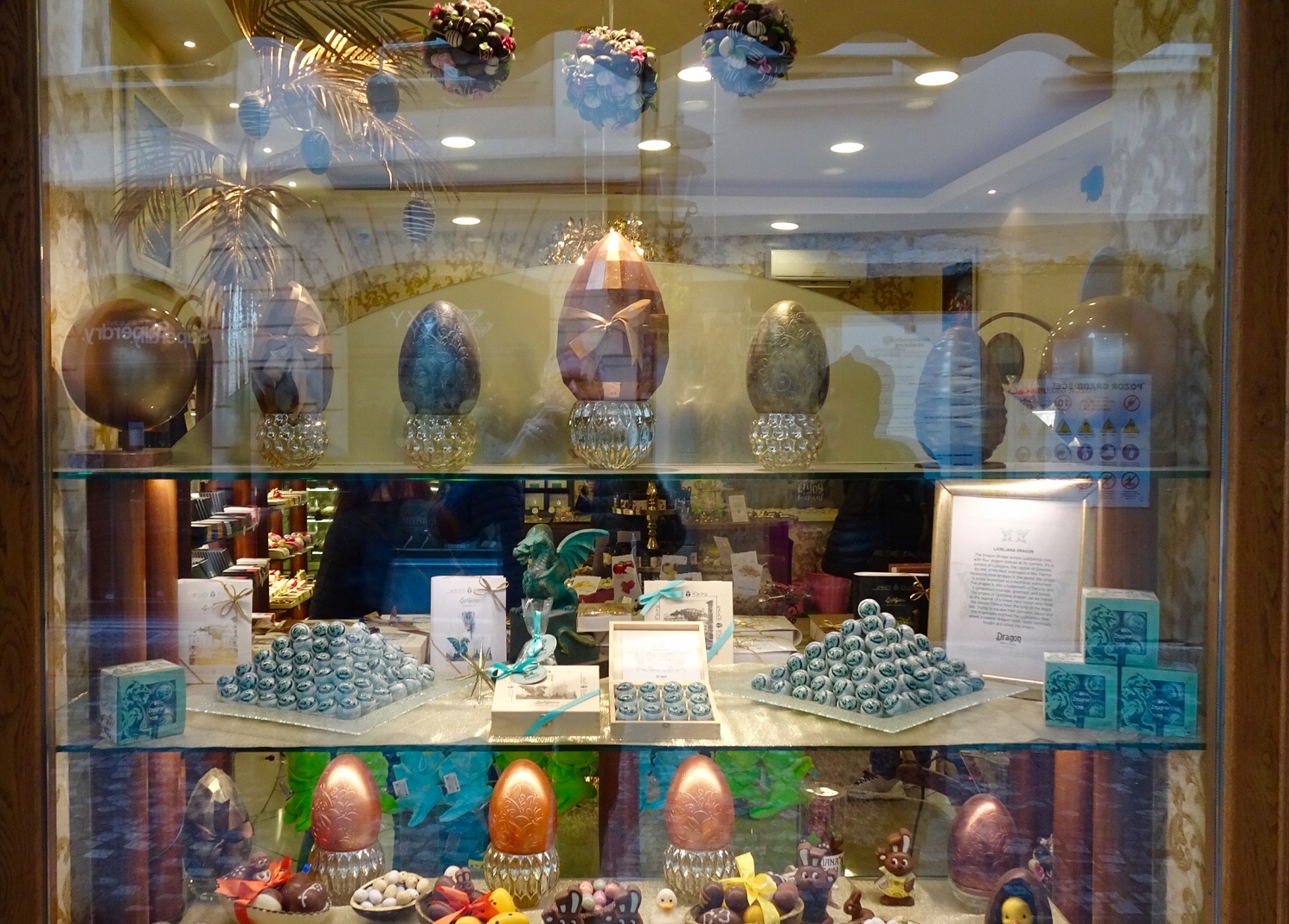 056876DE-0C14-40EE-A161-A2C4991A67AD