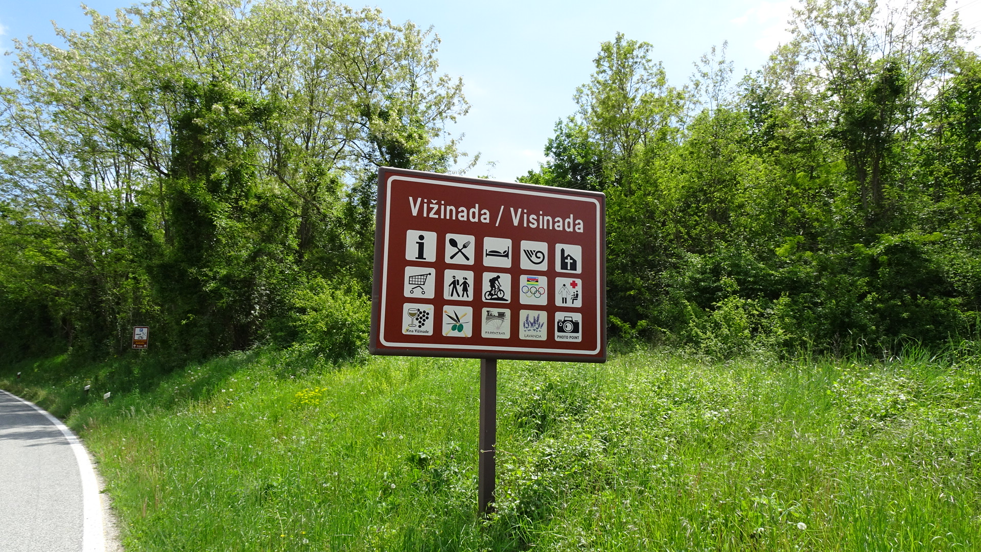 07CEF74E-9D79-41A8-8763-576B3D078C7D